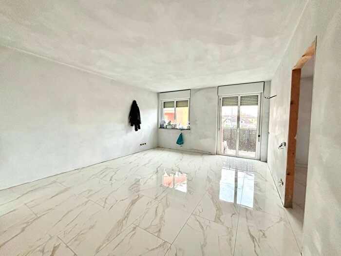 Appartamento con 9 locali in vendita in Via Raschio, Alessandria