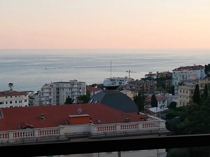 Appartamento con 5 locali in vendita in Sanremo