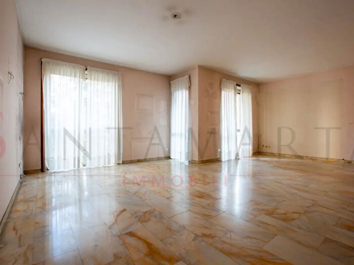 Appartamento quadrilocale in vendita in Via Sardegna, Milano