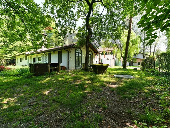 Casa con 14 locali in vendita in Via l Manara, Casorate Sempione