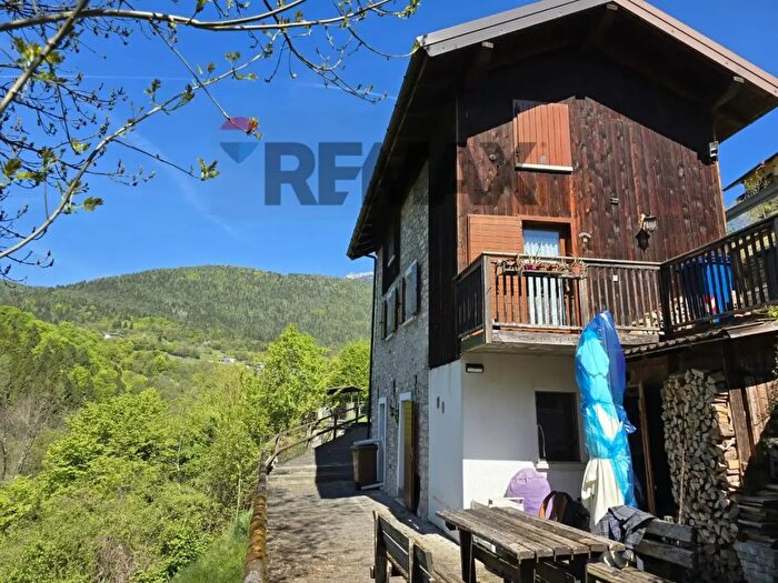 Casa trilocale in vendita in Lamon