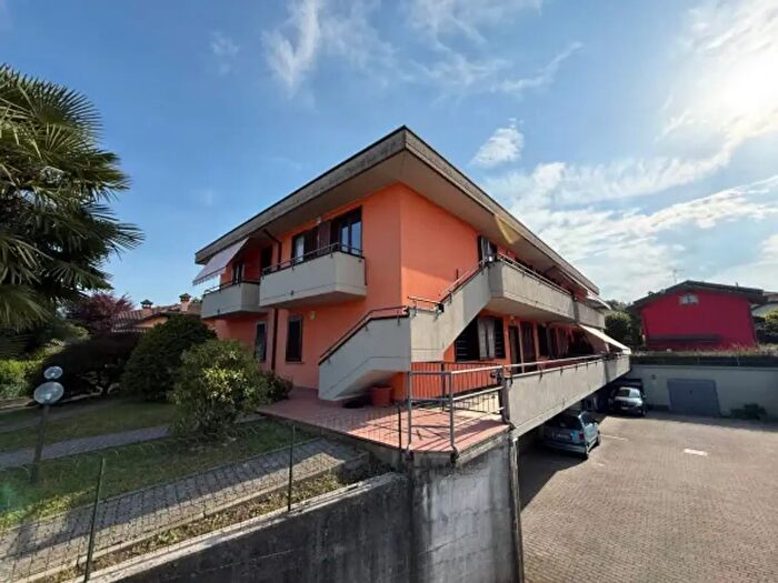 Appartamento trilocale in vendita in Via Resegone, Vertemate Con Minoprio