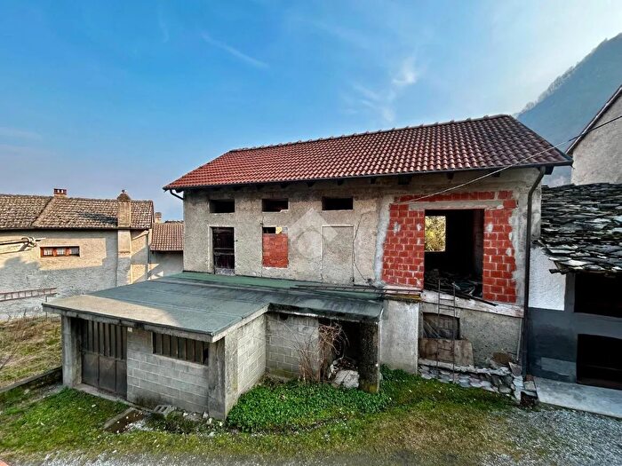 Casa bilocale in vendita in Via Limbo, Villar Focchiardo
