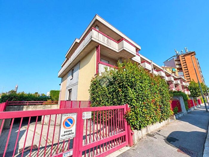Casa con 5 locali in vendita in Via Camoletti, San Paolo, Novara