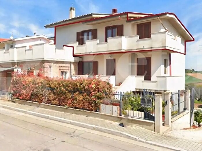 Appartamento quadrilocale in vendita in Viale Papa Giovanni XXIII, Pianella