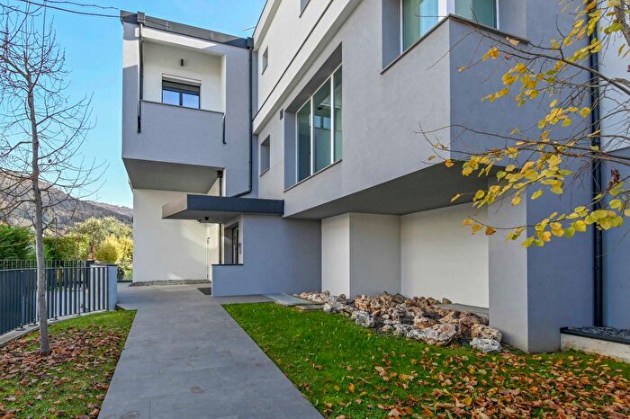 Appartamento con 5 locali in vendita in Via Pietro Ruggeri da Stabello, Bergamo