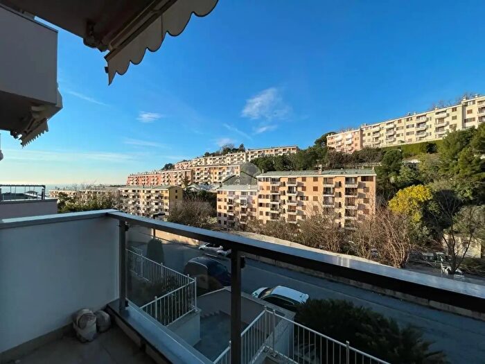Appartamento bilocale in vendita in Viale Villa Gavotti, Genova