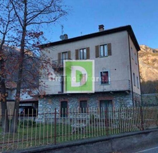 Appartamento trilocale in vendita in Via Clapey, Donnas