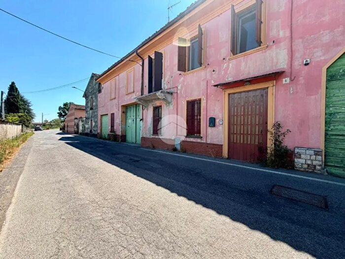 Casa bilocale in vendita in Via Case d' Oglio, Borgo San Giacomo