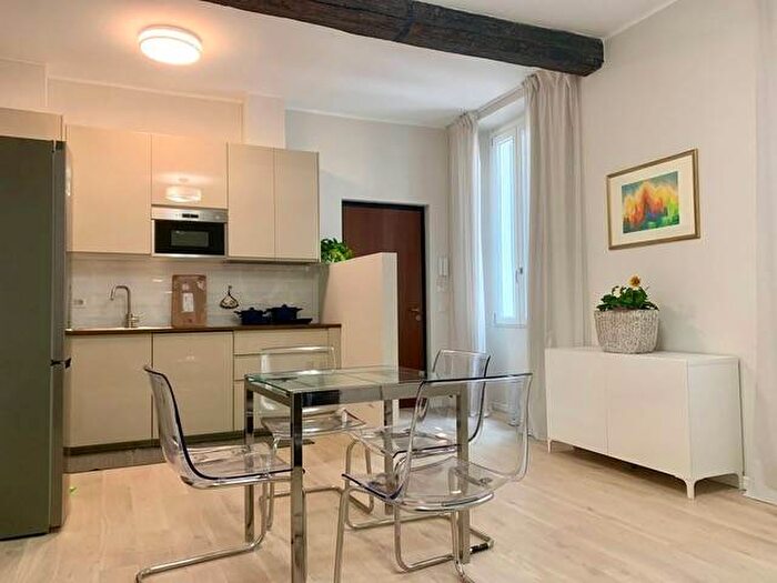 Appartamento bilocale in affitto in Via Giorgio Giulini, Borghi, Como