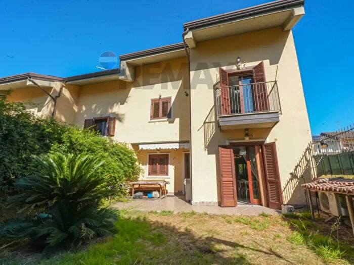 Casa con 7 locali in vendita in Via Igino Giordani, Paterno'