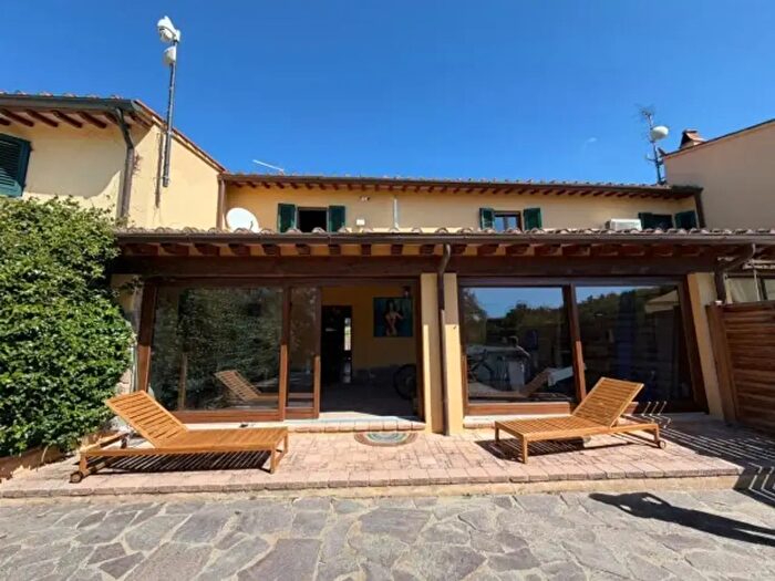 Casa con 6 locali in vendita in Via di Roncigliano, Scandicci