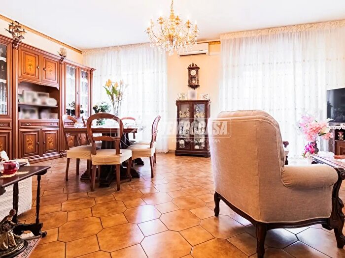 Appartamento trilocale in vendita in Via Marco d'Agrate B, Milano
