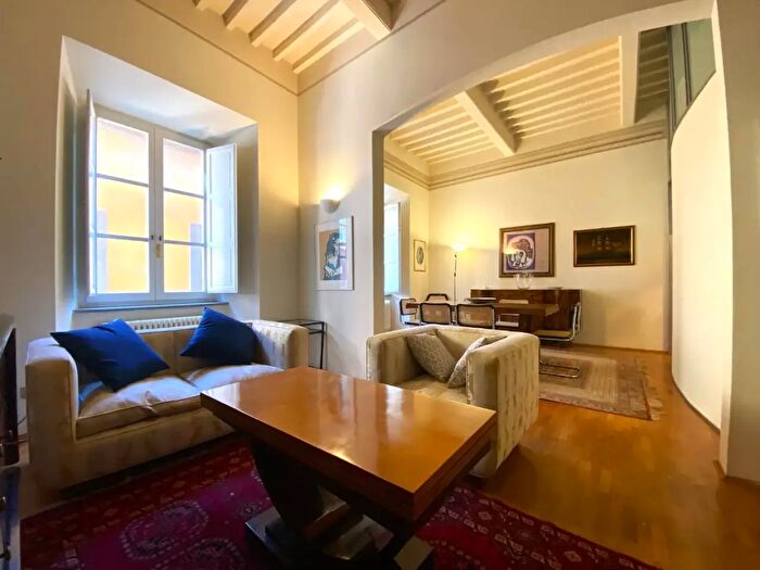 Appartamento con 6 locali in affitto in Pisa