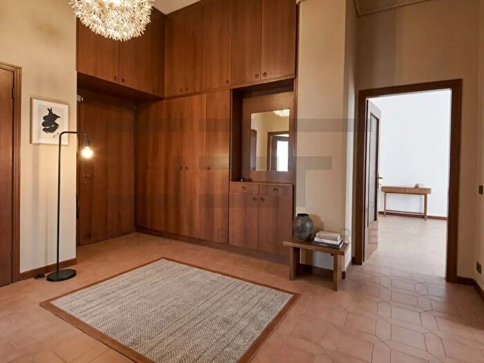 Appartamento trilocale in vendita in Via Guglielmo Silva, Milano