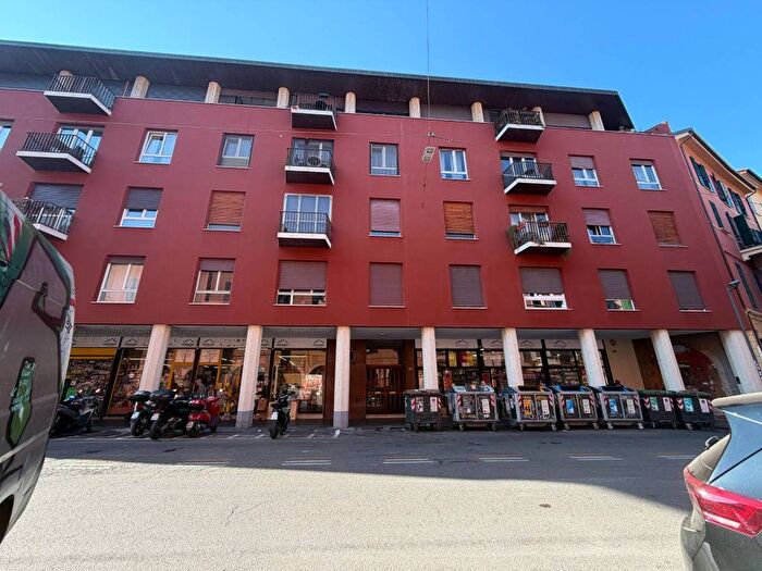 Appartamento con 5 locali in affitto in Via Augusto Righi, Centro Storico, Bologna