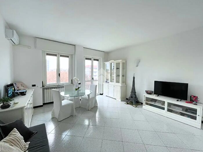 Appartamento trilocale in vendita in Via S Giuseppe, Saronno