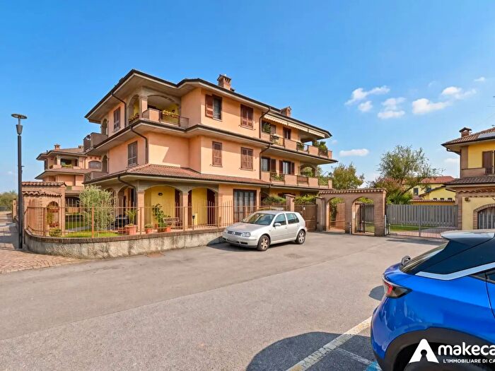 Appartamento trilocale in vendita in Vicolo Monte Grappa, Salerano Sul Lambro