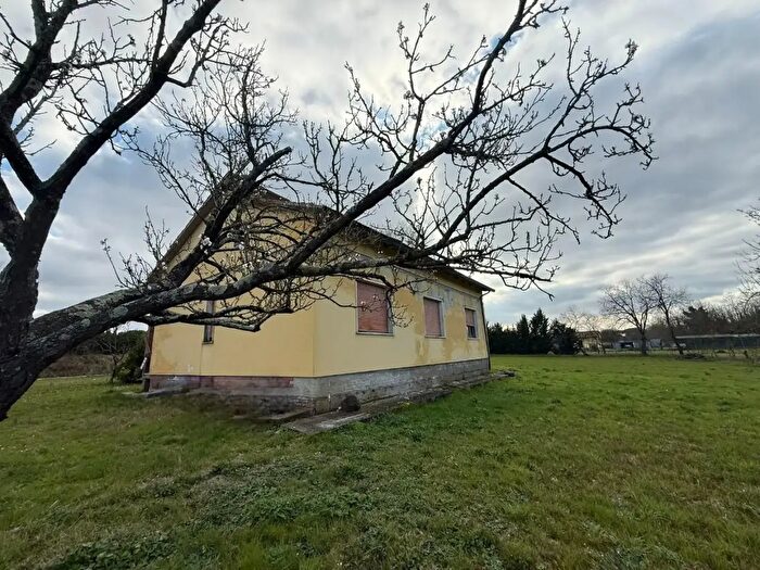 Casa con 6 locali in vendita in Fucecchio