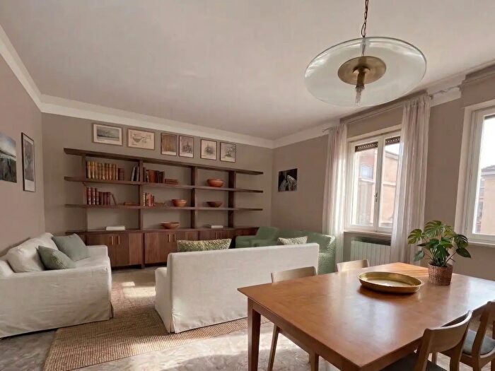 Appartamento con 5 locali in vendita in Viale Antonio Silvani, Bologna