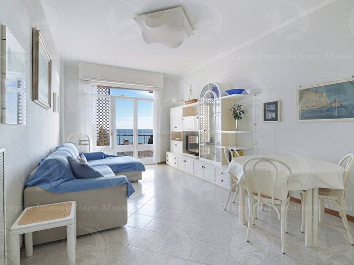 Appartamento quadrilocale in affitto in Via Amerigo Vespucci, Fenarina Via Neghelli Collina di Ponente, Alassio