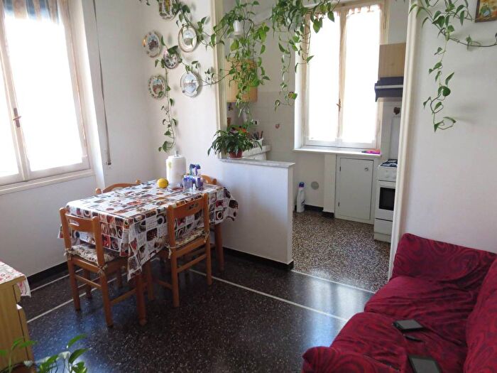 Appartamento trilocale in affitto in Staglieno, Genova