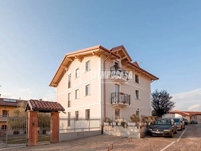 Appartamento trilocale in vendita in Via Chiesa, Rosta