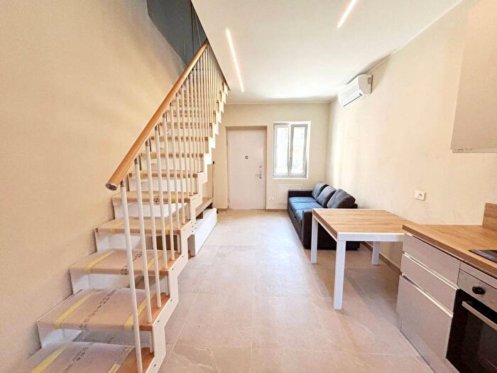 Appartamento bilocale in affitto in Via Pier Giovanni Varisco, Centro, Arcore