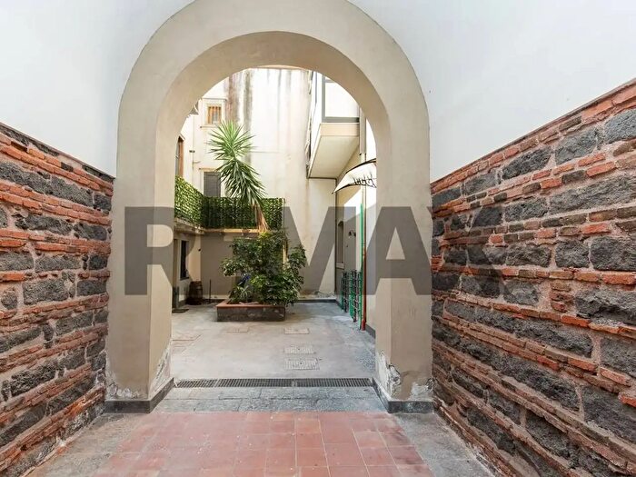 Appartamento bilocale in vendita in Via Santa Maria della Catena, Catania