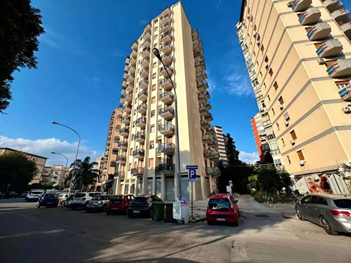 Appartamento con 6 locali in vendita in Via Mariano Migliaccio, Palermo