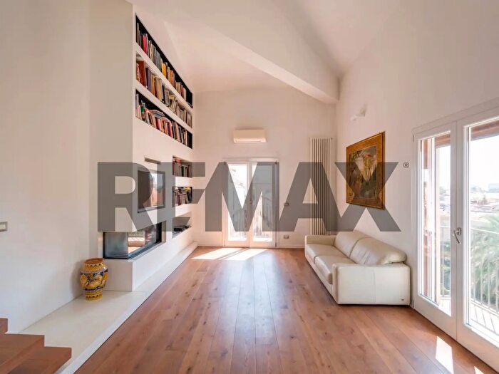 Appartamento con 8 locali in vendita in Piazzetta Chiesa dei Cocchieri, Palermo