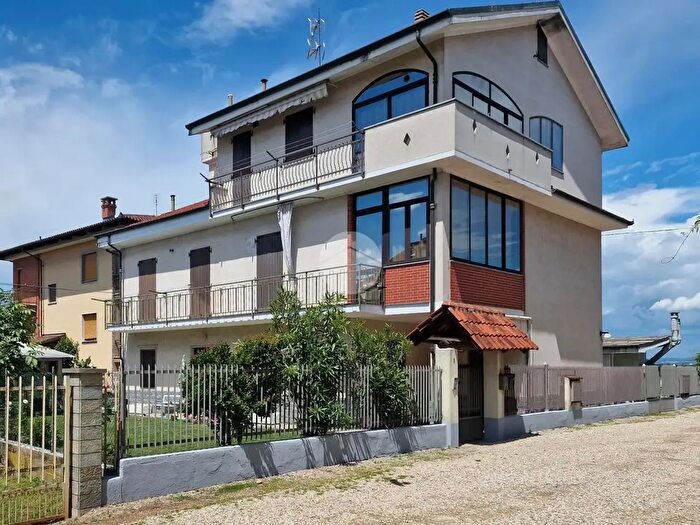 Appartamento con 5 locali in vendita in Strada Zabert, Villanova DAsti