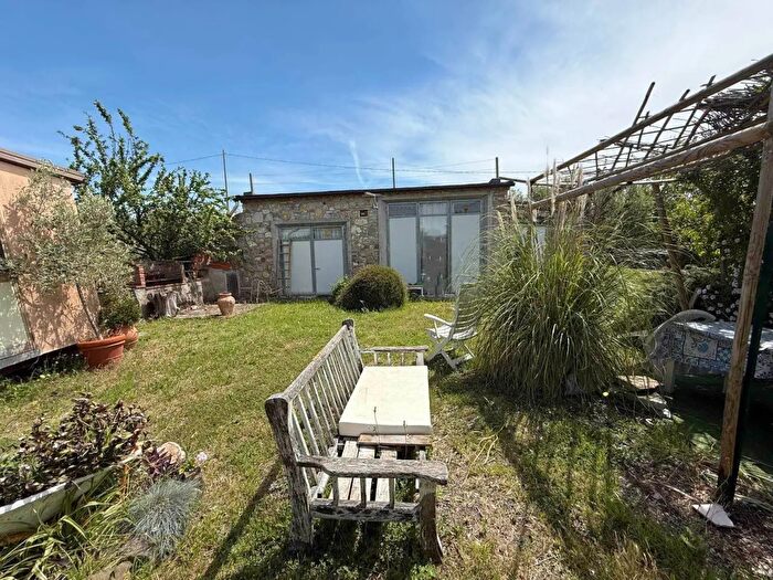 Casa con 6 locali in vendita in Santa Luce