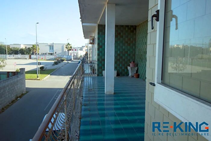 Casa con 6 locali in vendita in Cannole