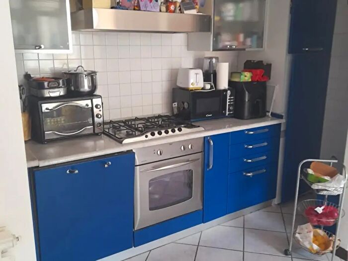 Appartamento con 6 locali in vendita in Massa