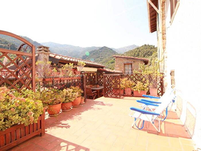 Appartamento con 6 locali in affitto in Via Tenente Anfosso, Torri Calvo Villatella, Ventimiglia