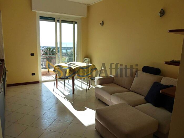 Appartamento bilocale in affitto in Corso Orazio Raimondo, Porto Vecchio, Sanremo