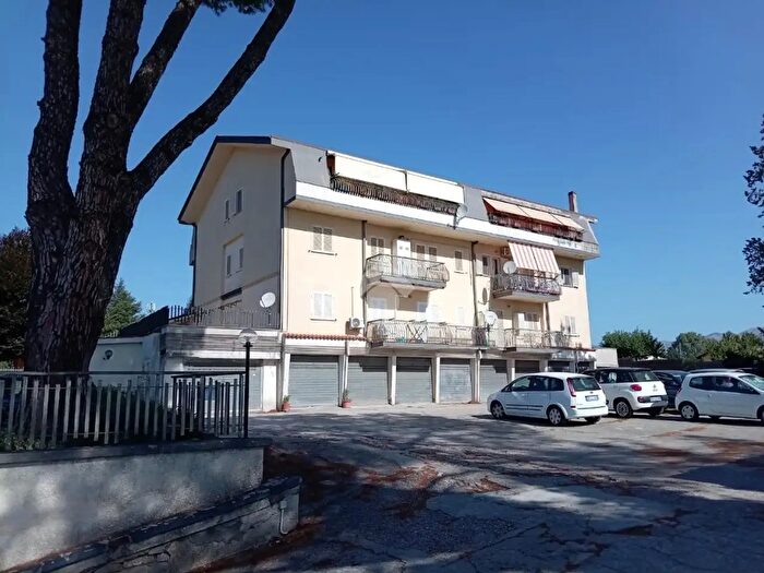 Appartamento trilocale in vendita in Via della Tota, Valmontone