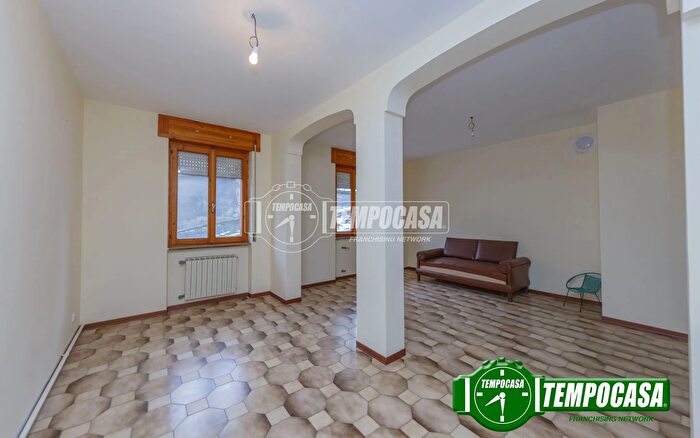 Appartamento trilocale in vendita in Via Trento, Bettola