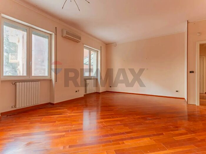 Appartamento con 6 locali in vendita in Viale Salandra, Bari