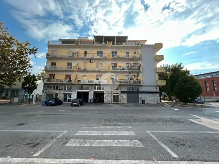 Appartamento quadrilocale in vendita in Via Alento, Pescara