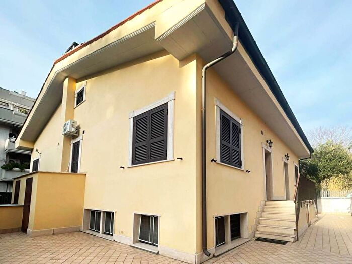 Appartamento monolocale in affitto in Via Grottaferrata, Arco di Travertino, Roma