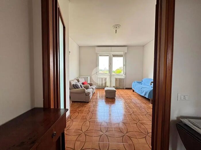 Appartamento trilocale in vendita in Via Pasquale Zanardi, Mantova