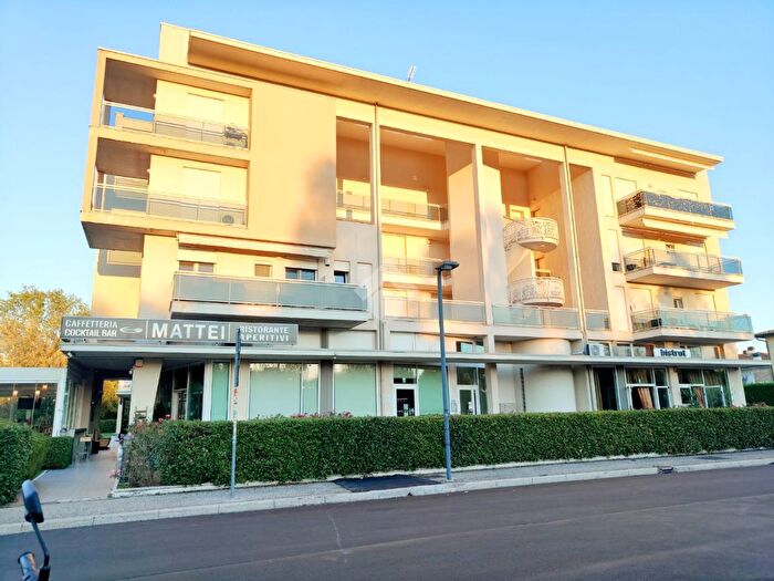 Appartamento trilocale in vendita in Via Lago di Carezza, Ravenna