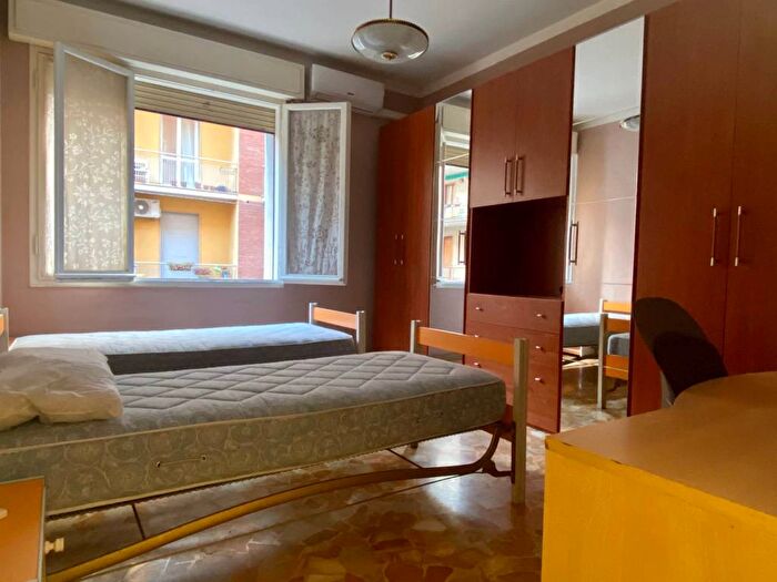 Appartamento quadrilocale in affitto in Via Mascarella, Irnerio, Bologna