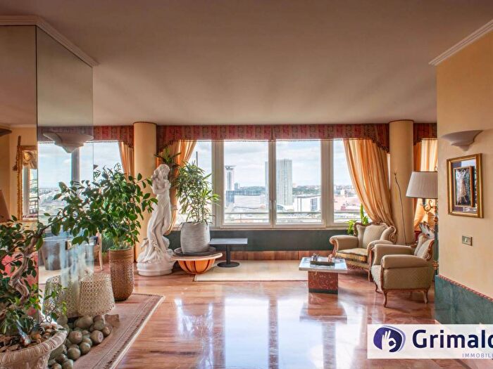 Appartamento con 6 locali in affitto in Via delle Costellazioni, Torrino, Roma