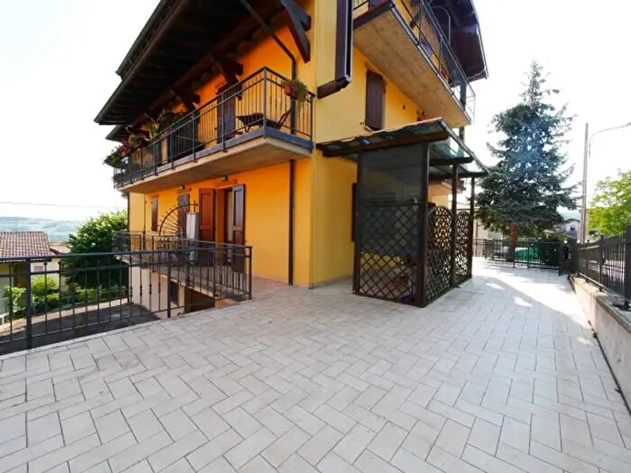 Appartamento bilocale in vendita in Via Vandelli, Serramazzoni
