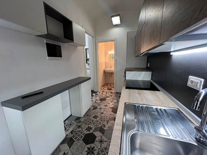 Appartamento quadrilocale in affitto in Via San Paolo, Centro Storico, Modena