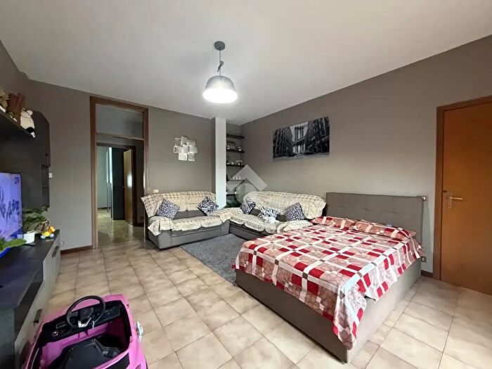 Appartamento trilocale in vendita in Via degli Olmi, Verolavecchia