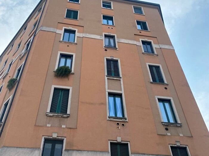 Appartamento bilocale in affitto in Viale Umbria, Porta Romana Medaglie dOro, Milano